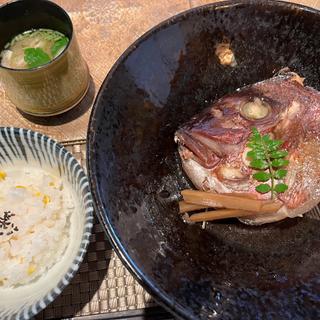 鯛の兜煮(日本料理　雅 （MIYABI）)