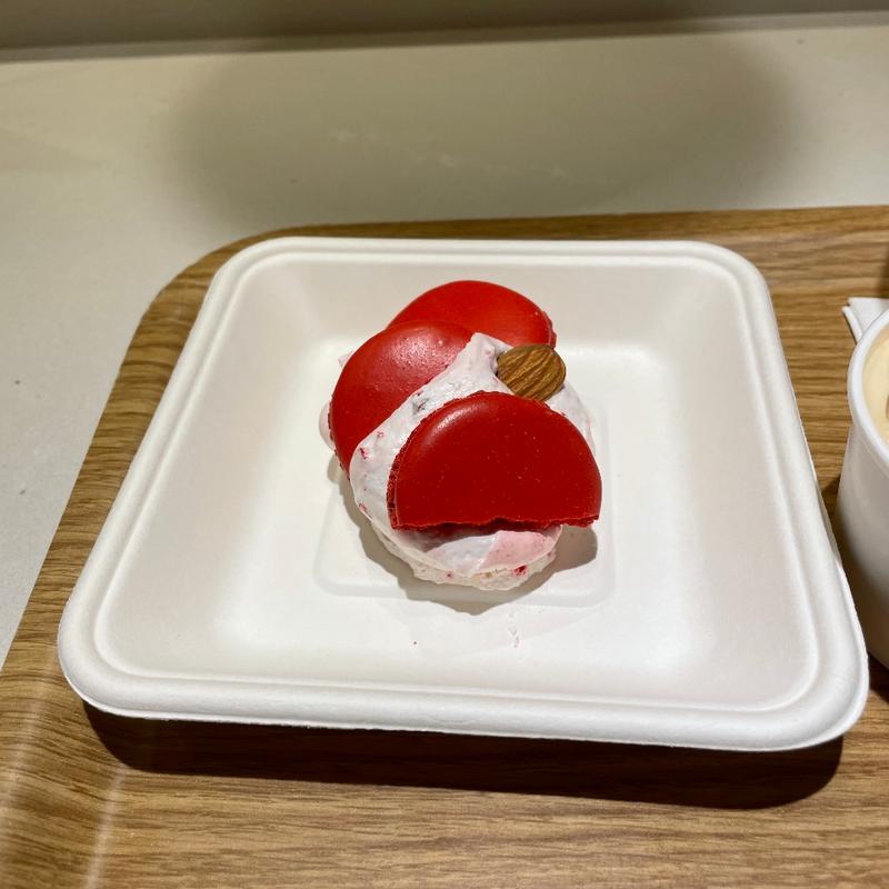 メレンゲ（アーモンド）(Made in ピエール・エルメ)