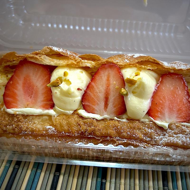 いちごデニッシュサンド(モナモナ 河原町店 （MonaMona）)