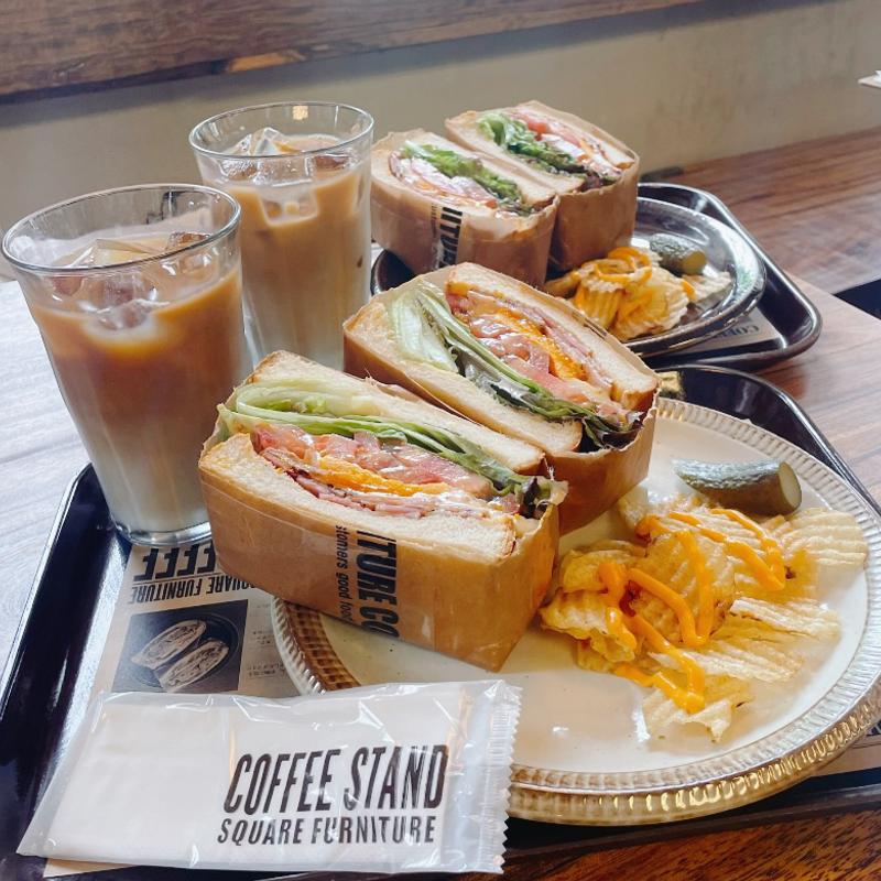 BLTサンドイッチドリンク付き(SQUARE FURNITURE & COFFEE STAND)