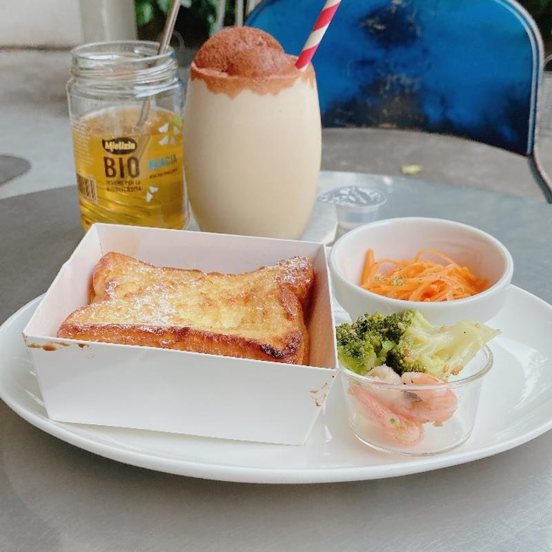 フレンチトーストセット&アイスカフェラテ(パンとエスプレッソと)