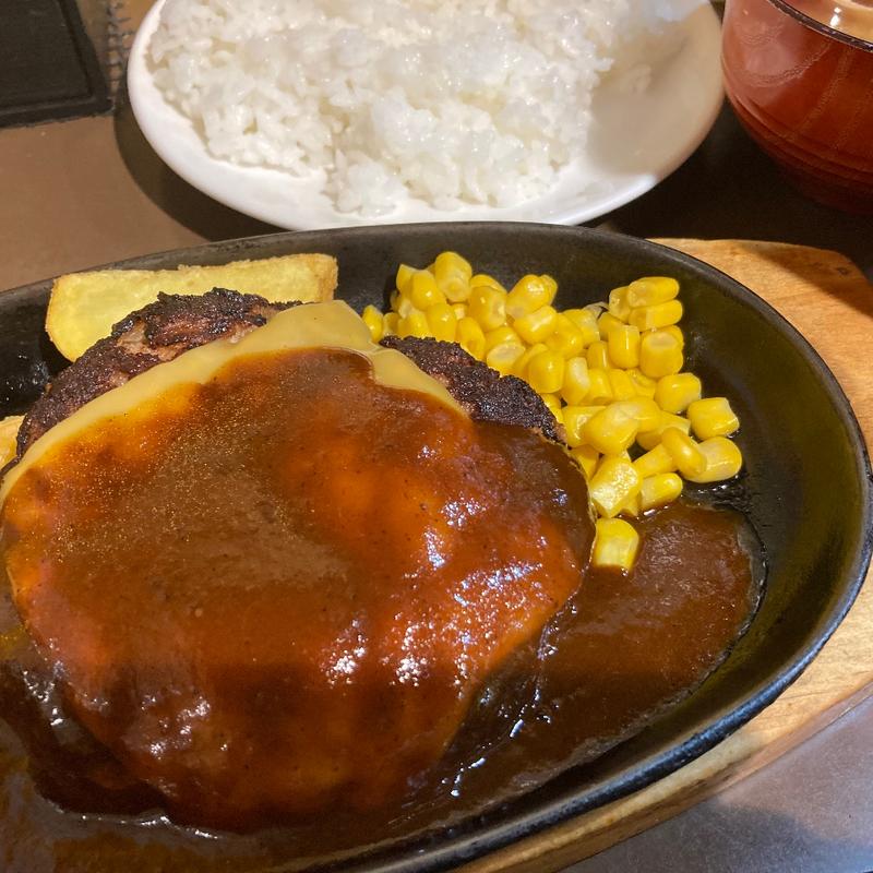 スタンダード200gにチーズトッピング(三浦のハンバーグ 御茶ノ水店)