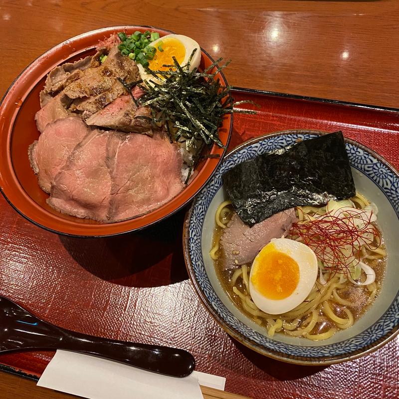 牛三味丼半らーめんセット(肉の牛忠)