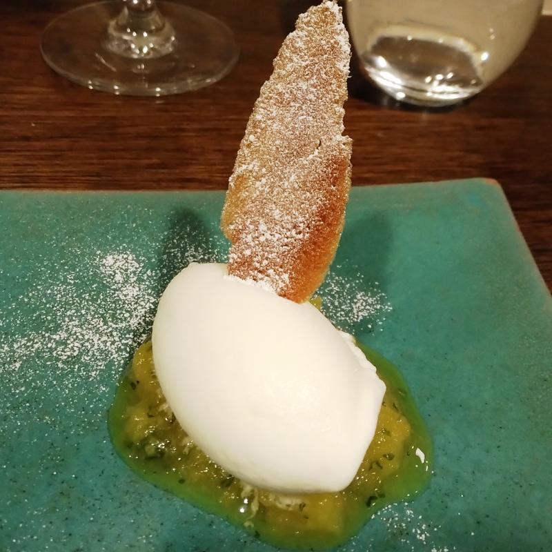 ココナッツソルベとパイナップル(ビストロ アンコール )