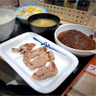 デミグラスハンバーグ盛合せ肉厚豚焼肉定食(松屋 新栄店 )