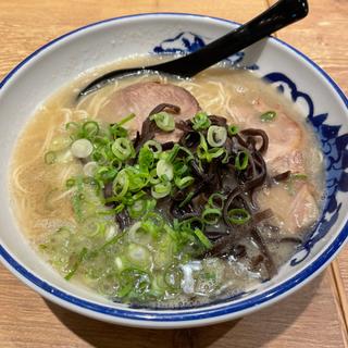 豚骨ラーメン(Noodle Laboratory 金斗雲 福岡空港店)