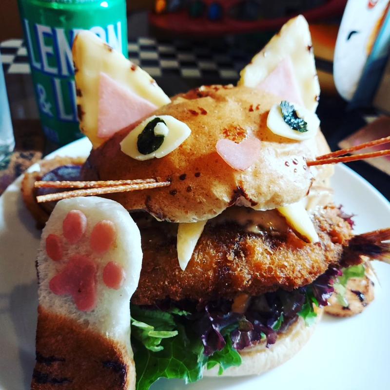 お魚くわえたドラ猫バーガー(PEDRO'S BURGER)