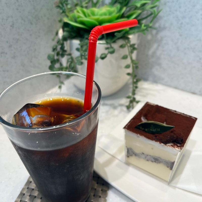 ケーキセット．アイスコーヒー&ティラミス(ラ・プレシューズ 四谷)