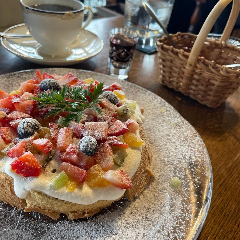 季節のフルーツとシフォンの盛り合せ(ジゅんべりー Cafe)