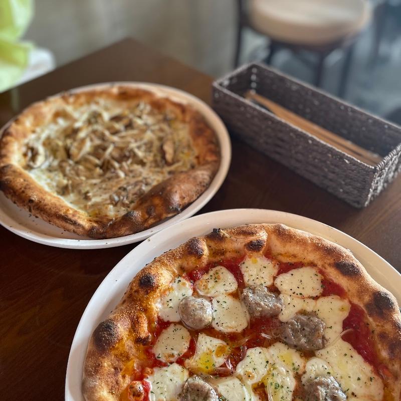 フンギビアンカ　と　サルシッチャ(ピッツェリア テレーノ)