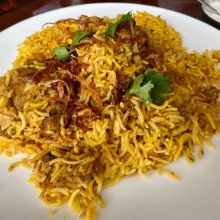 チキンビリヤニ(パキスタン家庭料理 メヘマーン サラエ)