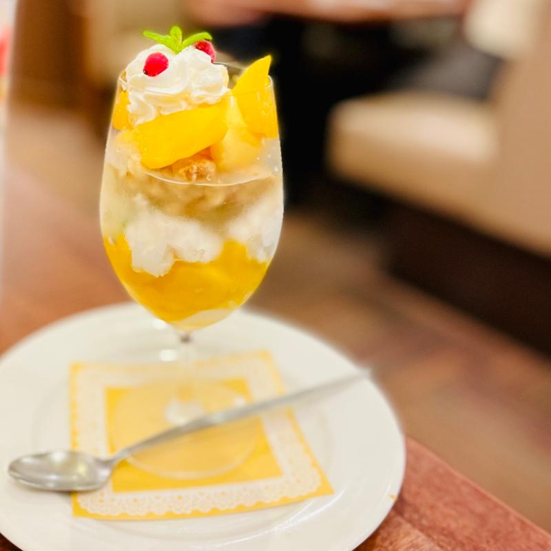 アップルマンゴーパフェ(ロイヤルホスト和光駅前店)