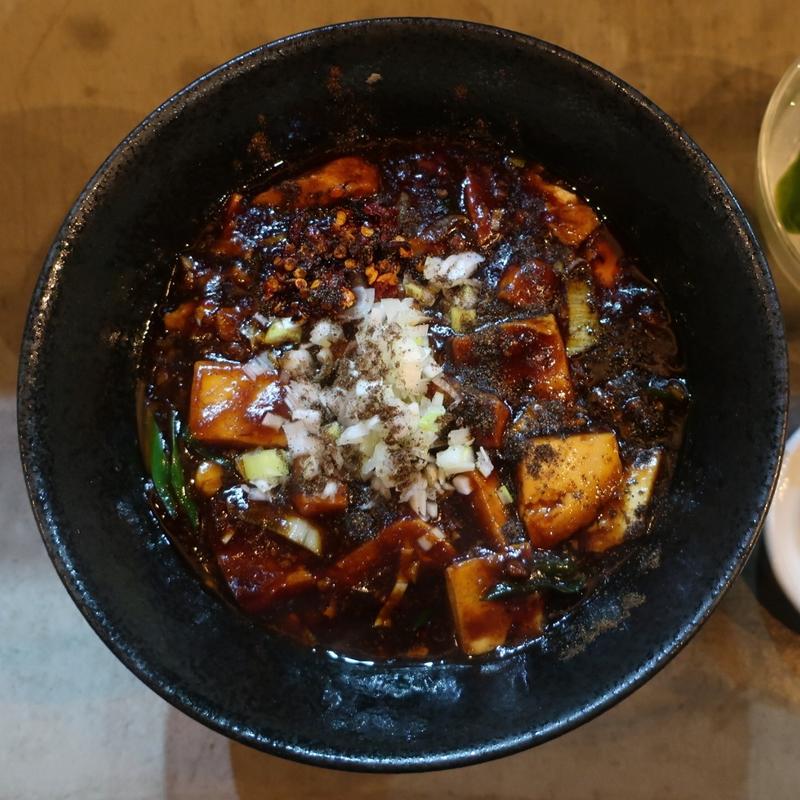 麻婆豆腐ラーメン(汁なし)(すするか、すすらんか。)