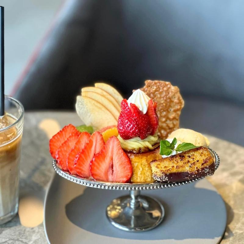 季節のフルーツ 蜜芋プリンアラモード(& OIMO TOKYO CAFE アンド オイモ トウキョウ カフェ)