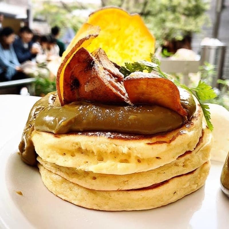 安納芋の大学芋とほうじ茶カスタードのパンケーキ(crisscross)