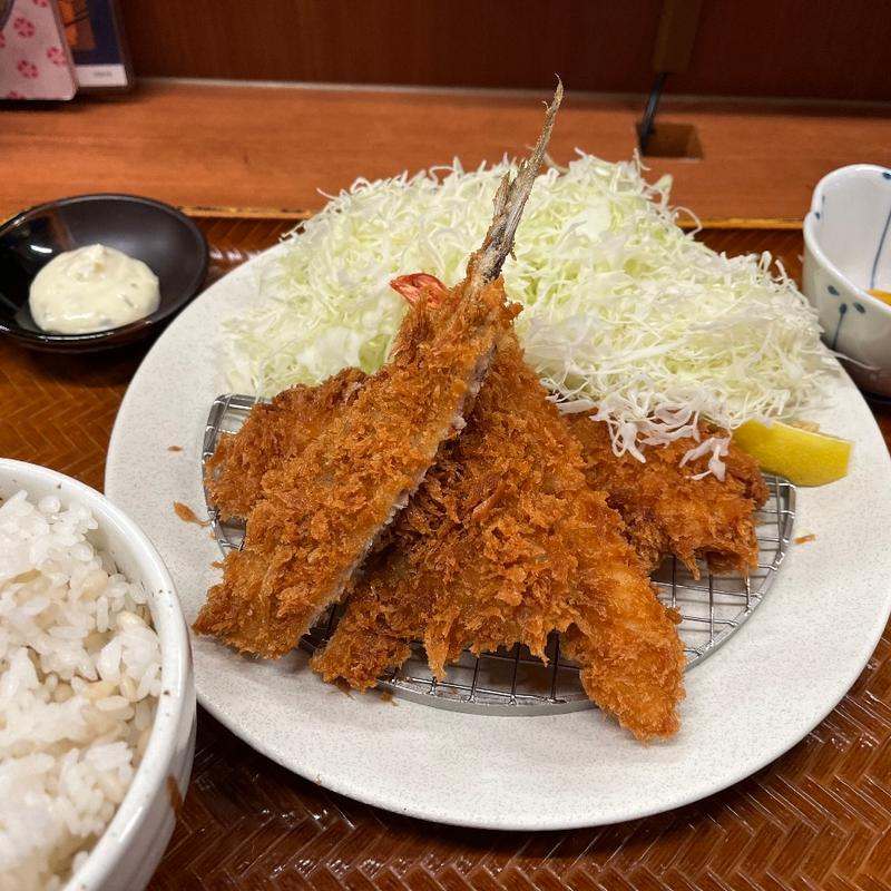 アジのミックスフライ定食(かつ庵 桶川朝日店)