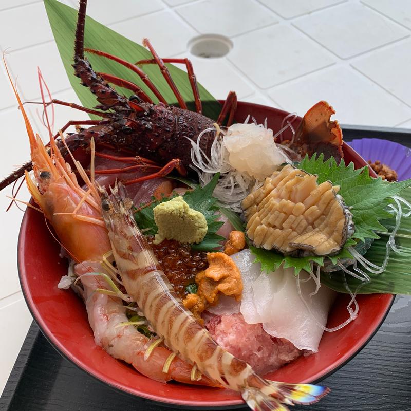 赤の究極海鮮丼(黒潮ダイニング)