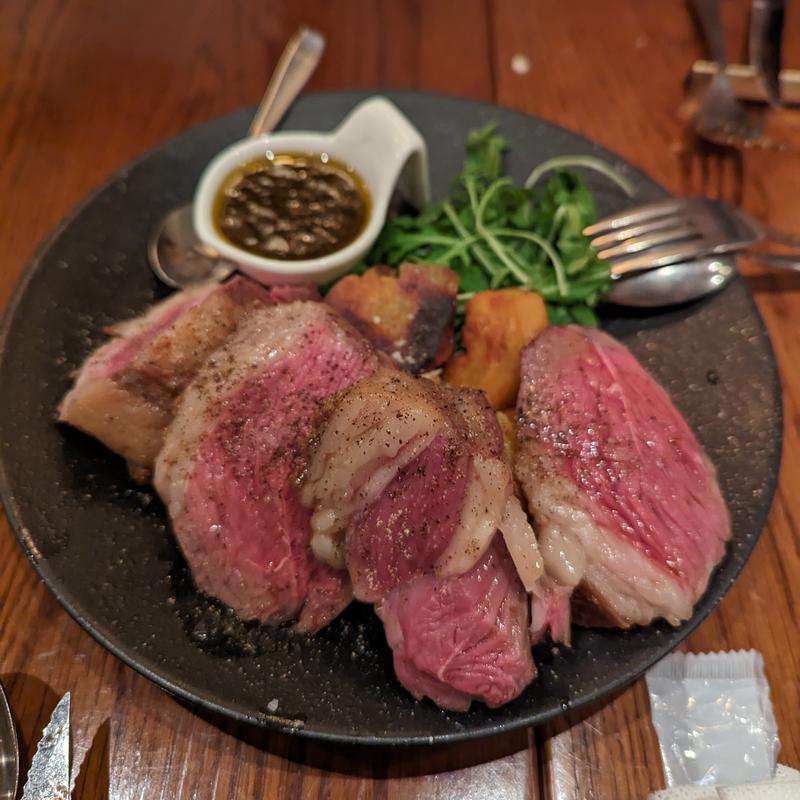 ラムもも肉の溶岩グリル(ポルトベッロ （Porto Bello）)