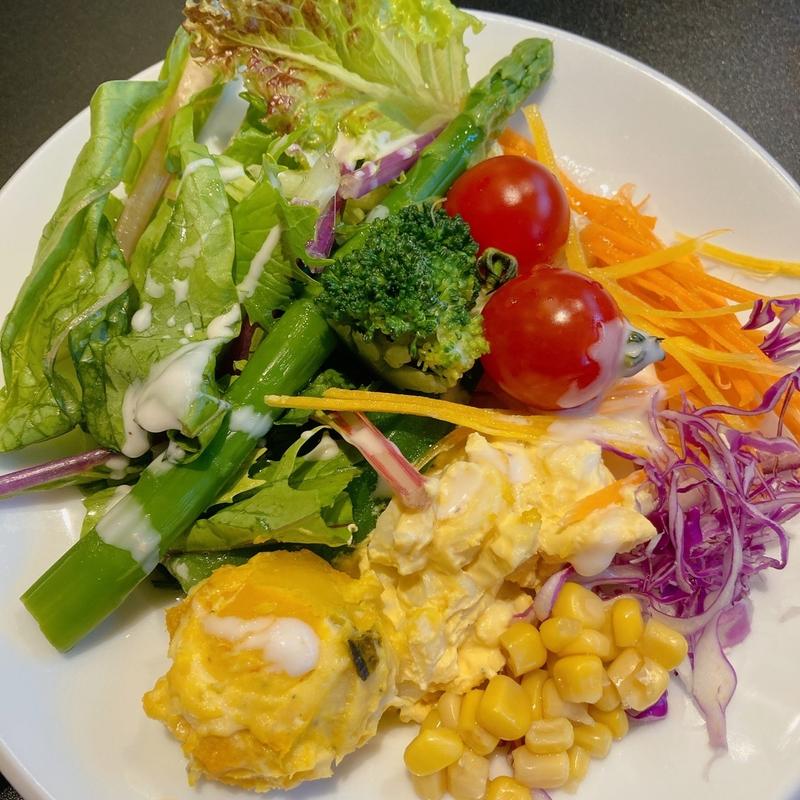 サラダ（ランチビュッフェ）(ALVORADA CHURRASCARIA（アルヴォラアダ シュラスカリア）)