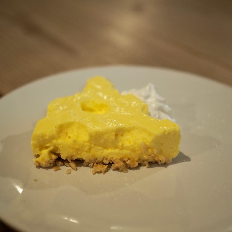 穴あきレアチーズ(cafe Chissa)