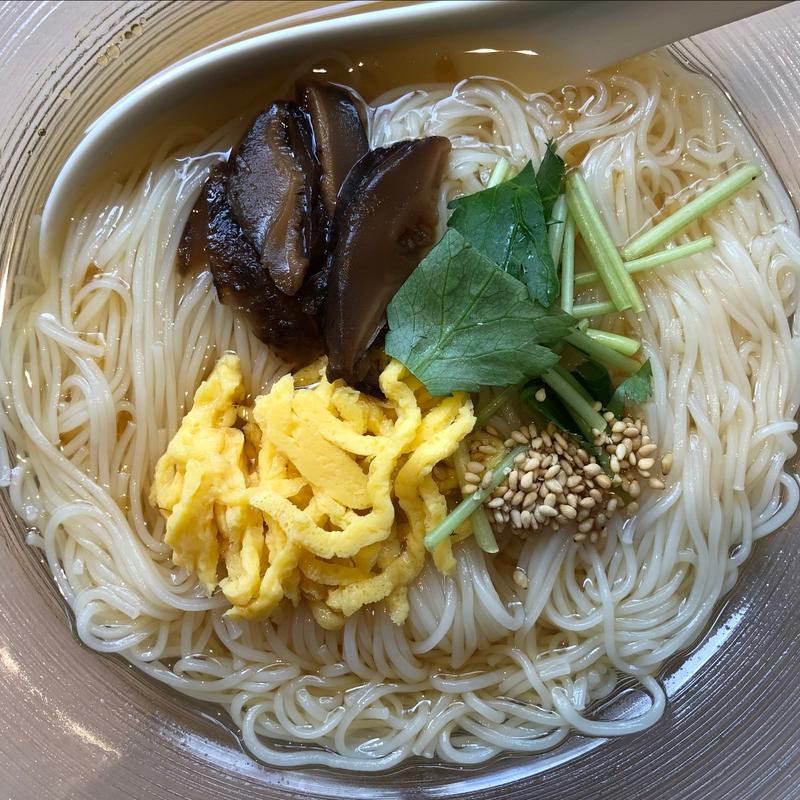 冷たいぶっかけそうめん(そうめん　そそそ)