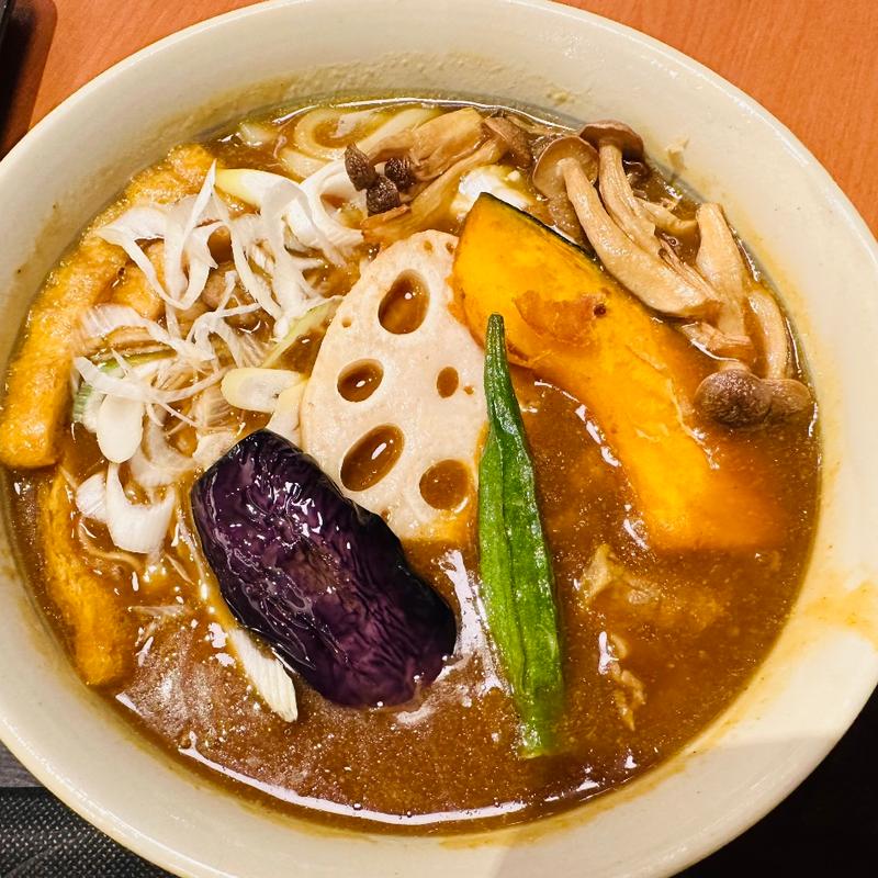 牛肉と野菜カレーうどん(和食さと 湯里店)