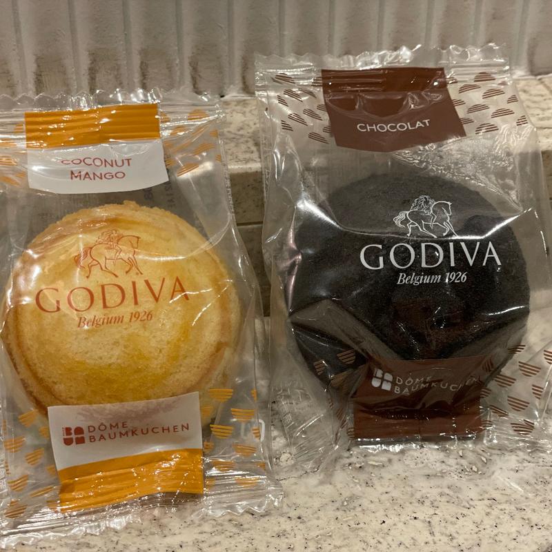 ドームバームクーヘン(ショコラとココナッツマンゴー)(GODIVA café Minatomirai（ゴディバ カフェ みなとみらい）)