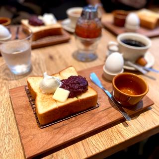 モーニング小倉トースト(つばめパン&Milk 名駅店)