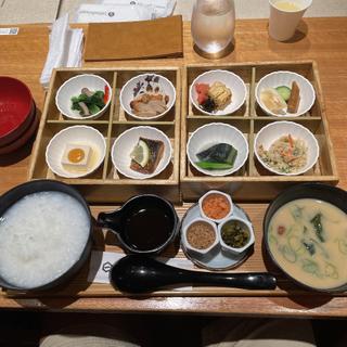 白粥膳(Hitoshinaya（ひとしなや）)