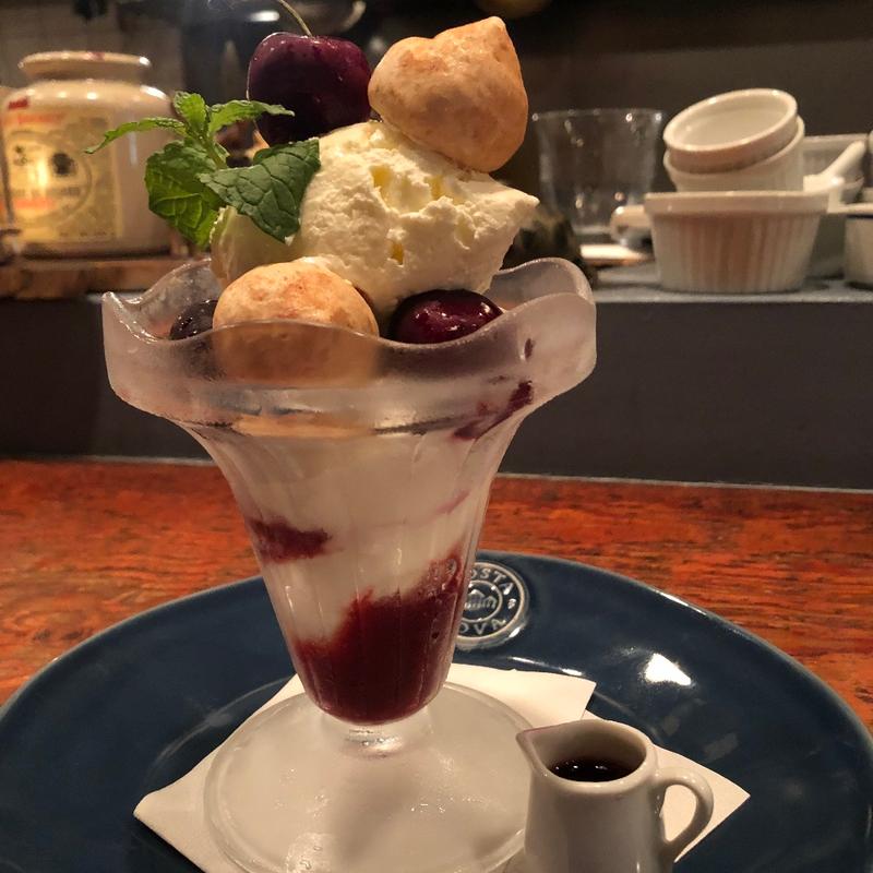 アメリカンチェリーのパフェ(ata)