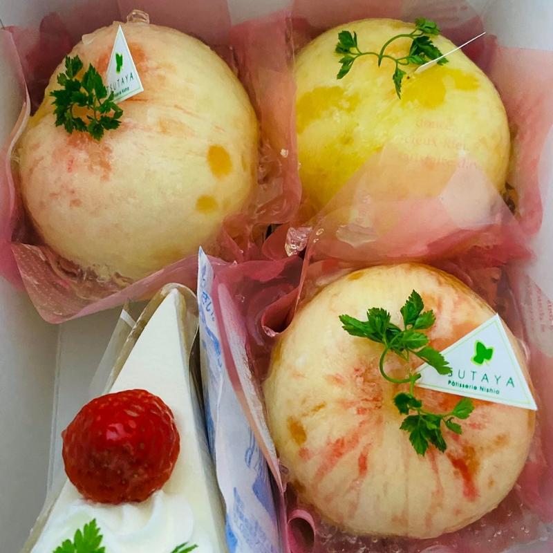 桃ケーキ(パティスリー ツタヤ)