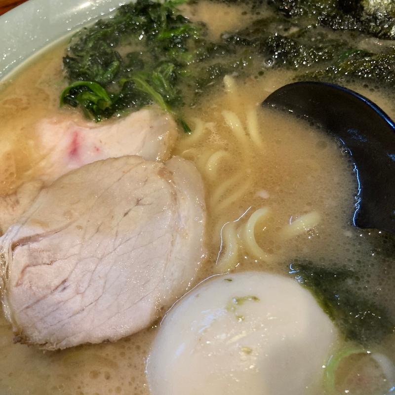 ラーメン中味付半熟玉子と海苔増し(らーめん萬家)