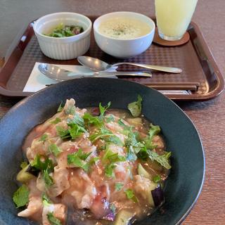 豚肉とナスの梅しそあんかけご飯　枝豆ポタージュスープ