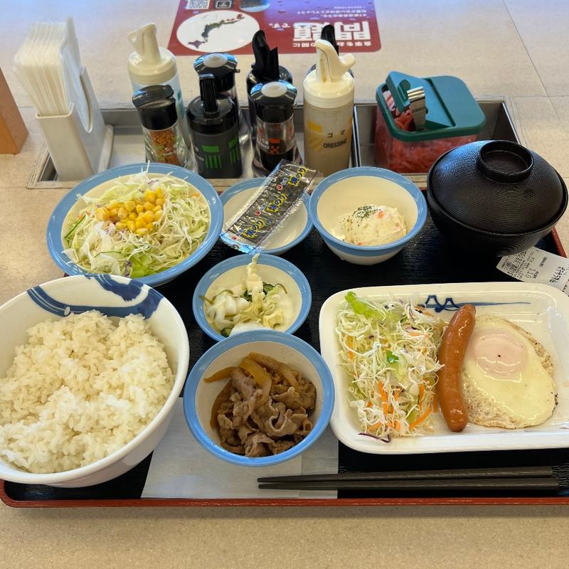 ソーセージエッグ定食、サラダセット(松屋 足立保塚店 )