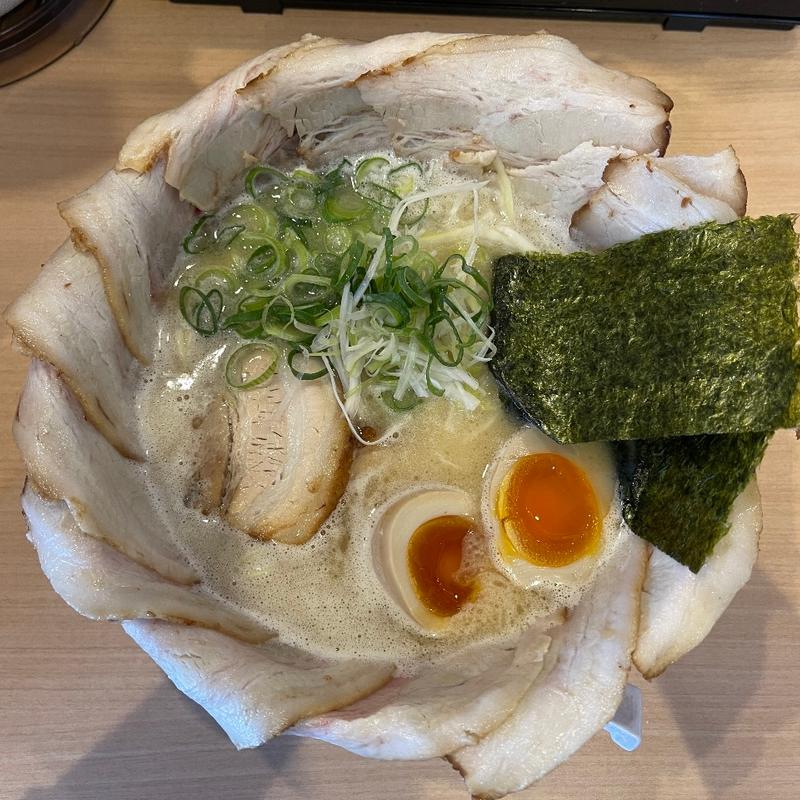 博多長浜とんこつチャーシュー(泡系しおとんこつラーメンべらしお 総本店)