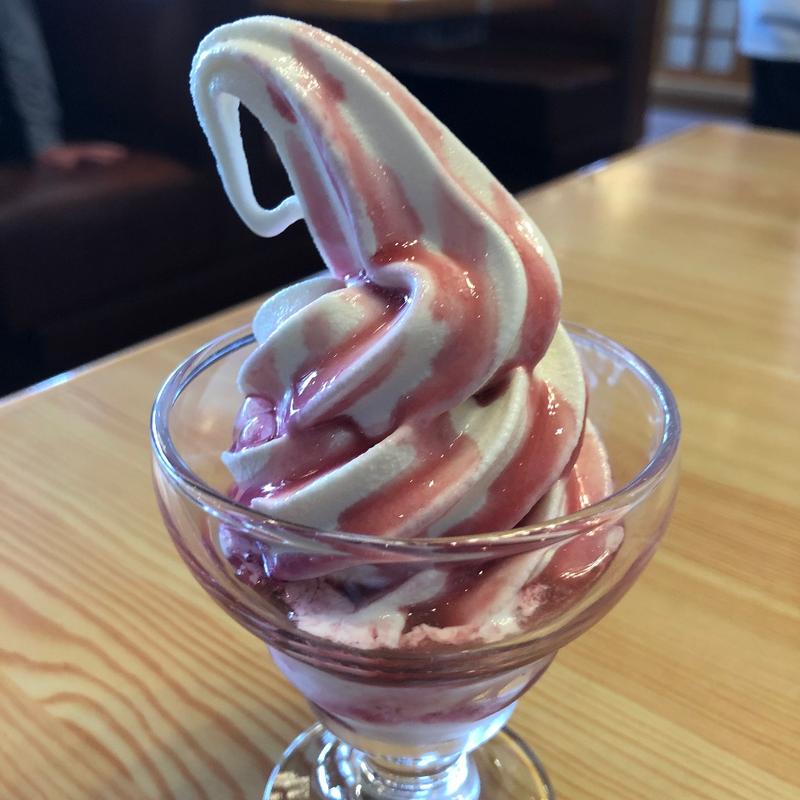 北海道牛乳ソフト ハスカップ(とんでん 花畑店)