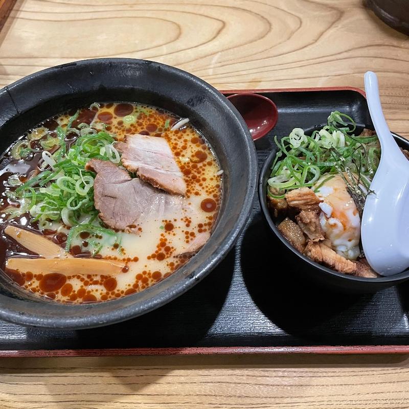 黒とんこつらーめん+ミニチャーシュー丼(らーめん工房 一徹)