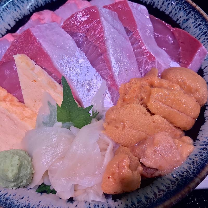 三色丼(魚善の二階)