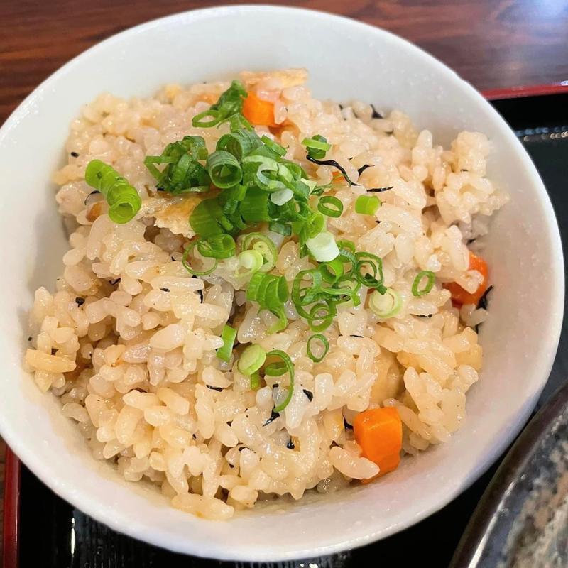 ゆし豆腐そば三枚肉のせ ジューシー(わらいそば )