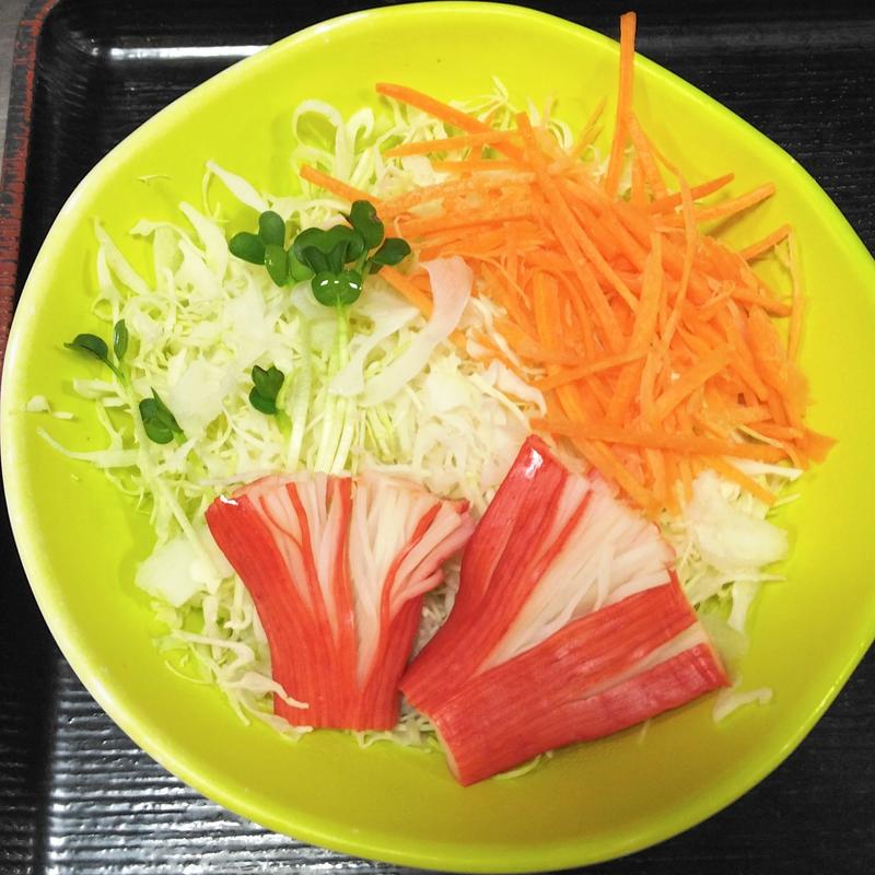 サラダ(大衆食堂 半田屋 東口BiVi店 )