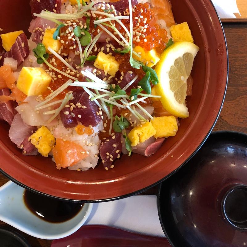 海鮮ちらし丼(天風　幕張温泉　湯楽の里)