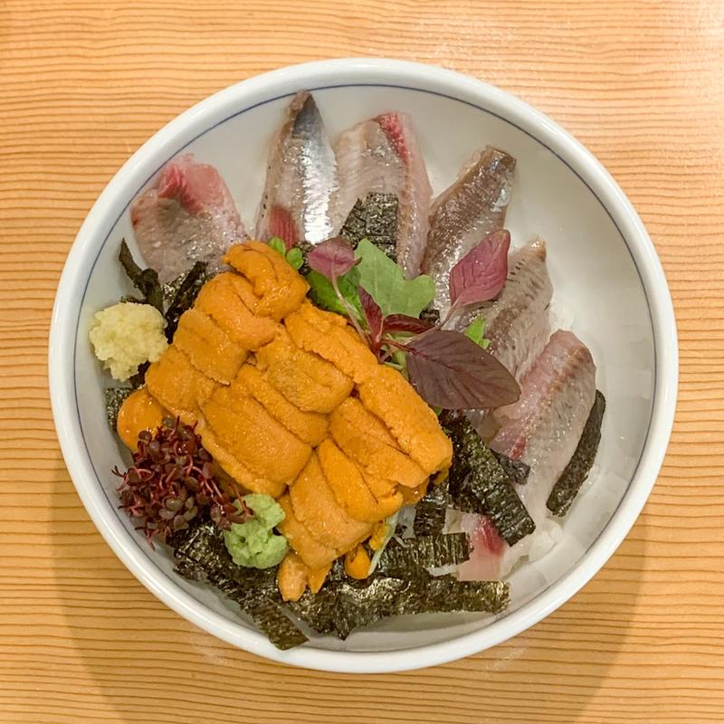 鰯と雲丹のハーフ&ハーフ丼(ひがん)