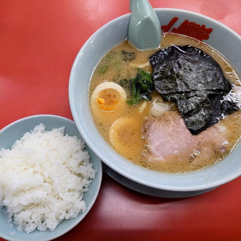醤油ラーメン(ラーメン山岡家 山梨甲斐店)
