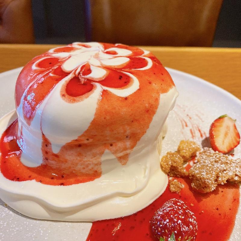 特製マスカルポーネのベリーベリーチーズパンケーキ(パネルカフェ 春日井店)