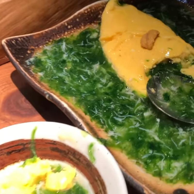 ウニとトリュフのオムレツカニと生のりのあんかけ(肴とり 渋谷店)