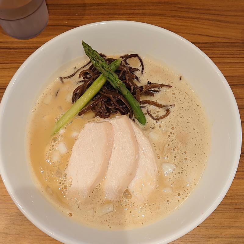 濃厚鶏白湯ラーメン(鶏白湯 洞窟)