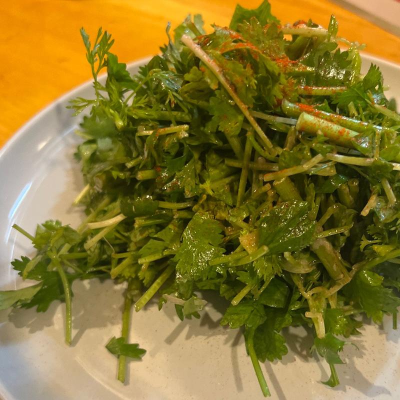 パクチーサラダ(三茶スタンドS)