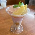 桃のプリンセスパフェ(くら寿司 横浜新山下店)