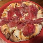 生ハムとオニオンのピザ(イタリア食堂タク)