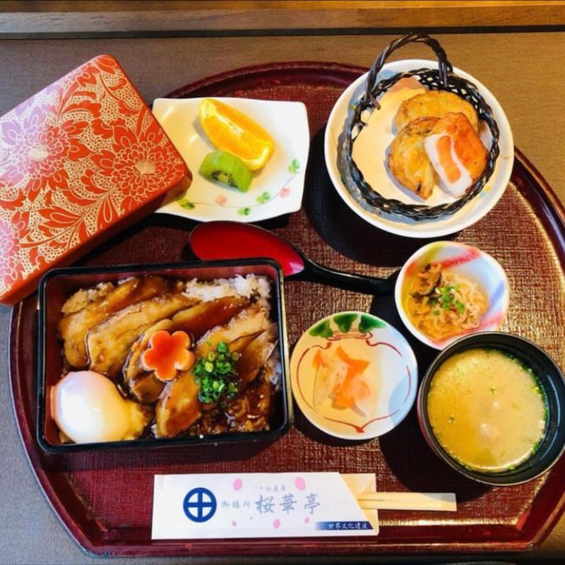 黒豚角煮丼(桜華亭 （オウカテイ）)